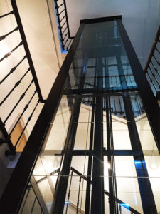 Vivalift, Indoor black shaft enclosure in a stairwell